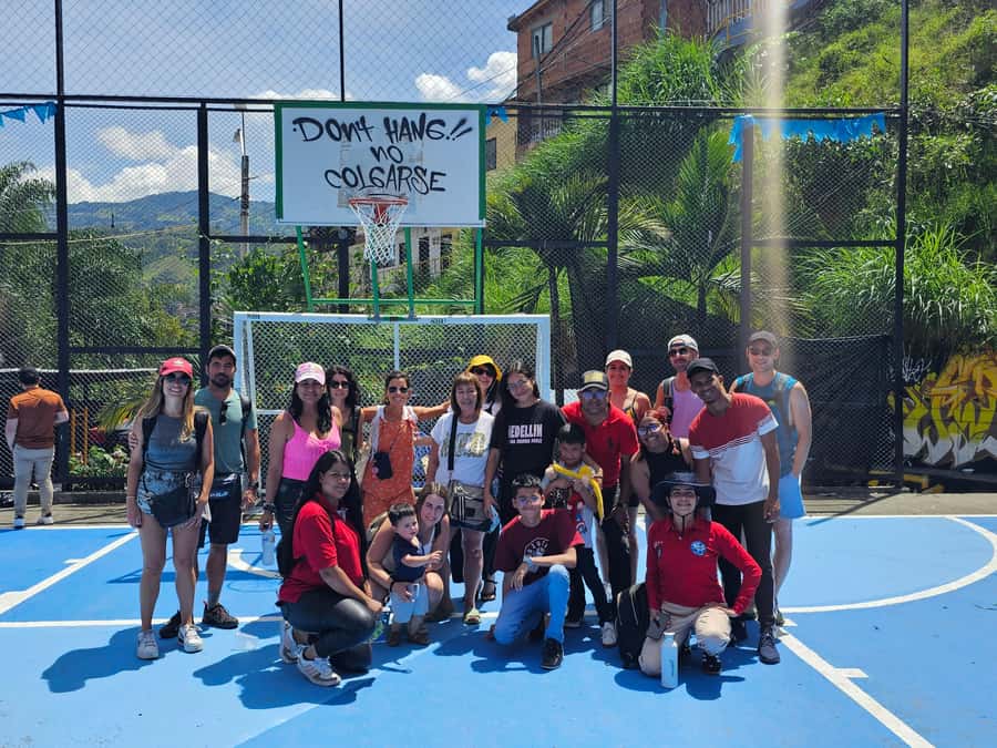 Graffiti Tour comuna 13 and cable car (made by local guides) - Break Dance, Rap, and the Living Soundtrack