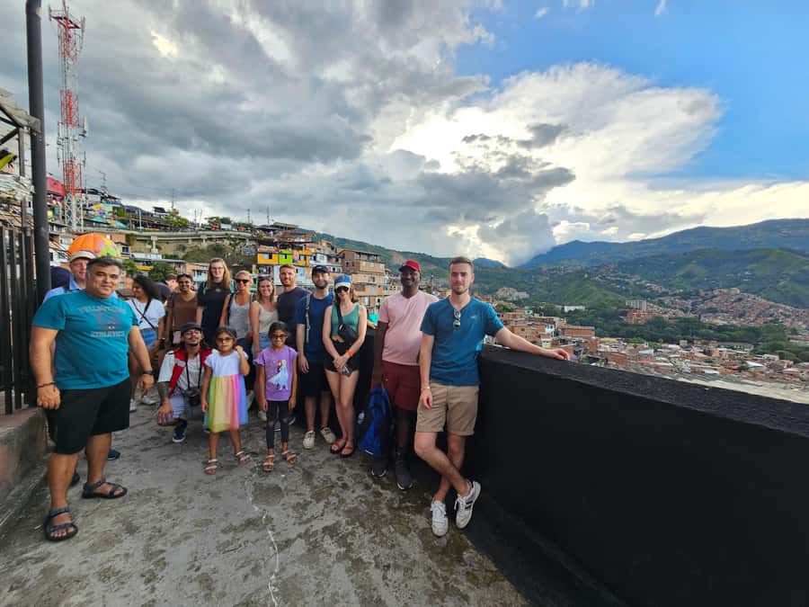 Graffiti Tour comuna 13 and cable car (made by local guides) - Coffee, Ice Cream, and a Short Local Pause