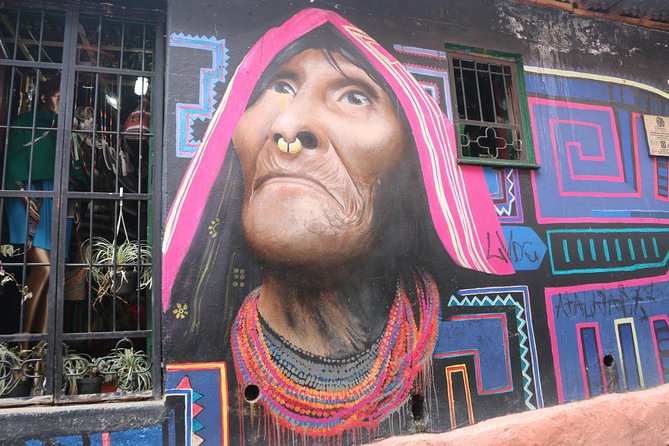 Graffiti Tour in La Candelaria Bogotá - Why La Candelaria is the right place for street art