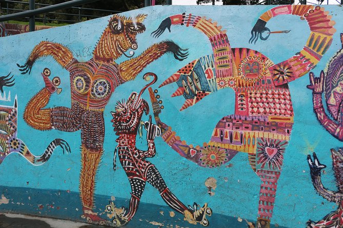 Graffiti Tour in La Candelaria Bogotá - Following the art along Avenida Jiménez
