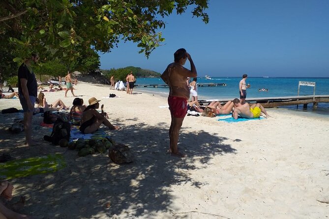 Great Tours Rosario Island, Blue Beach, Cholon And White Beach - Starting in Cartagena at 8:00 a.m.