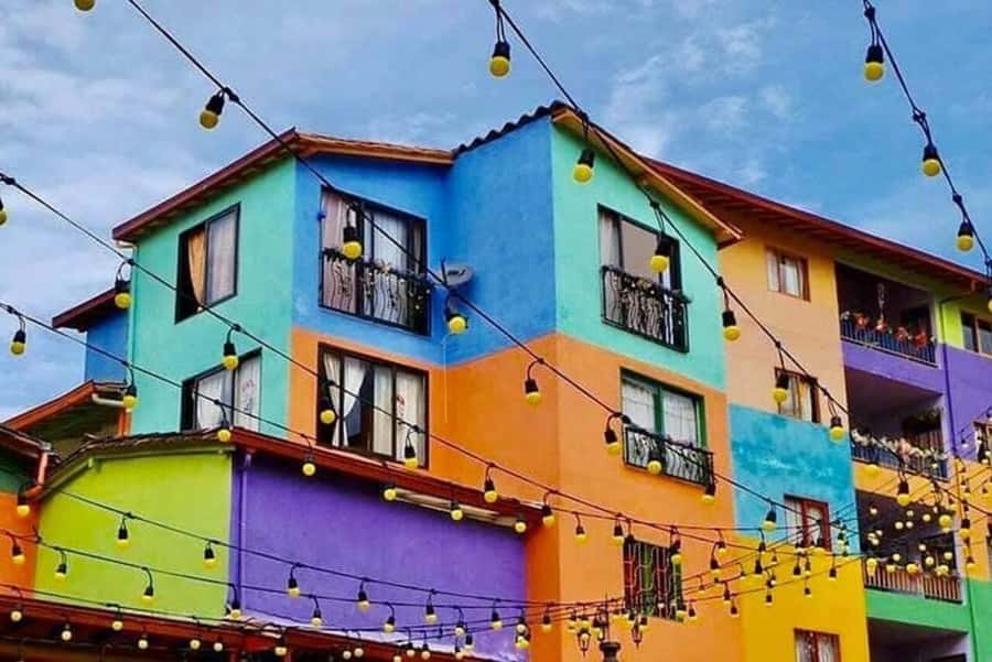 Guatape and El Peñol Rock Tour: Private or Shared - Walking Guatapé’s painted streets
