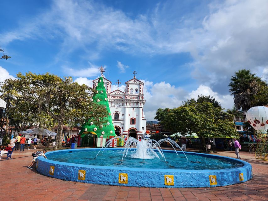 Guatape Coffee Villa including Rock Town & Waterfall - Climbing El Peñol Rock