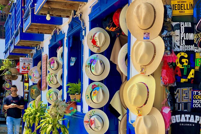 Guatapé Full Day Tour – Piedra del Peñol with meals & boat tour - El Peñol’s phoenix and the town beneath the water