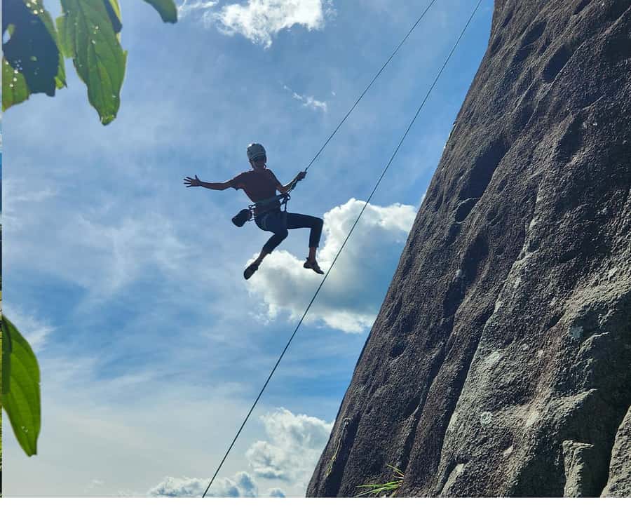 Guatapé: Iconic rock climbing for beginners and experts. - The 30-Meter Via Ferrata Adds Variety