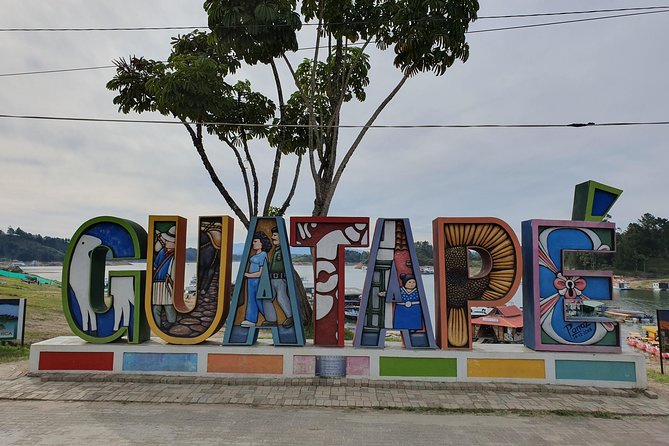 Guatape private tour (optional coffee speed boat paragliding...) - Why this private Medellín day trip works