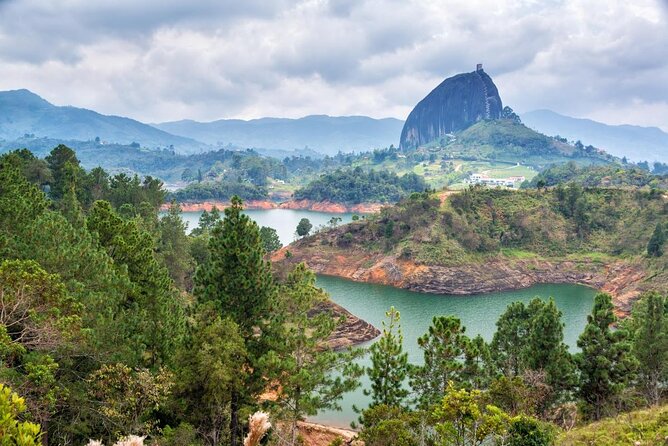 Guatapé Tour: Piedra del Peñol with Boat Tour, Breakfast, Lunch - Quick points before you book