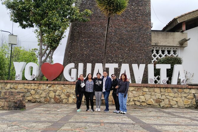 Guatavita and Zipaquirá Group tour - What the driver and guide service mean for you