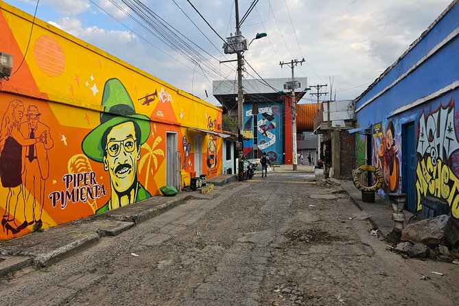Guided Visit to Commune 20 in Cali - Practical planning for the meeting point and route