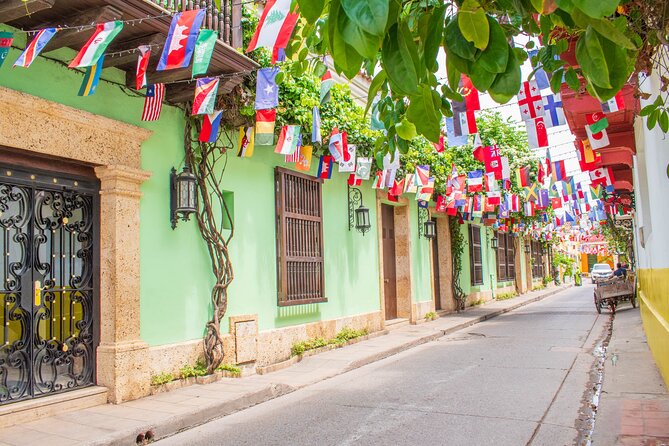 Historic Walking Tour of the Getsemani Neighborhood - Three lanes and the people who shaped Getsemaní