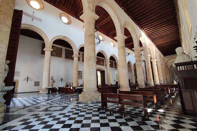 Historical private Tour - San Pedro Claver and the role of the church