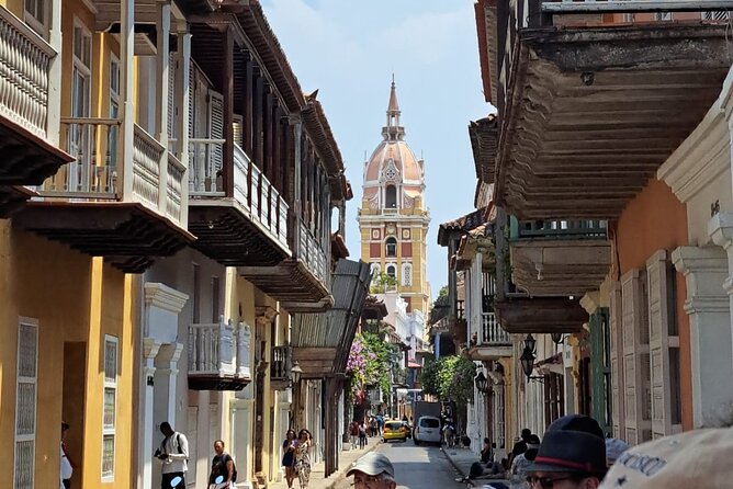Historical Tour of Cartagena - Santo Domingo Square and Botero’s Gertrude