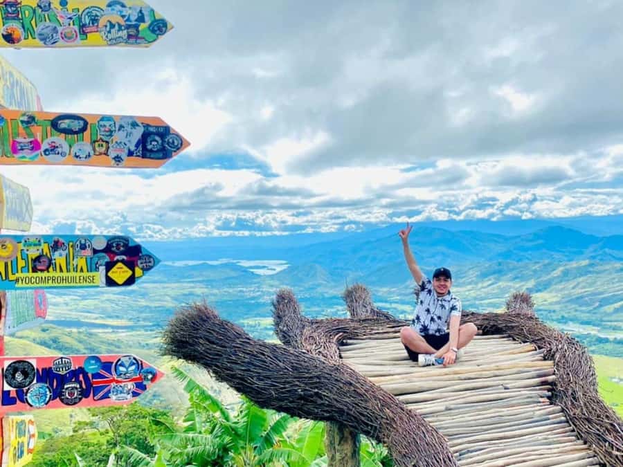 HUILA VIEWPOINTS MANO DEL GIGANTE - Seven Photo Stops, Seven Different Poses