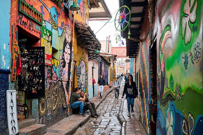 La Candelaria and Monserrate Tour: History and Culture - Coins, banknotes, and Colombia’s changing economy