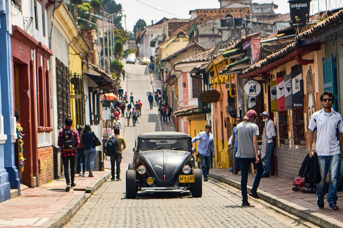 La Candelaria, Monserrate and Museums Bogotá Private City Tour - Walking through La Candelaria’s old streets