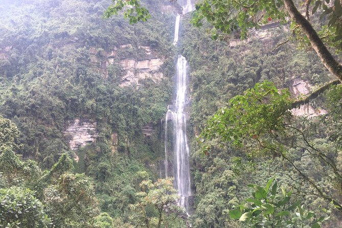 La Chorrera Waterfall - Unique countryside experience close to Bogotá - The trail begins with farms and fresh mountain air