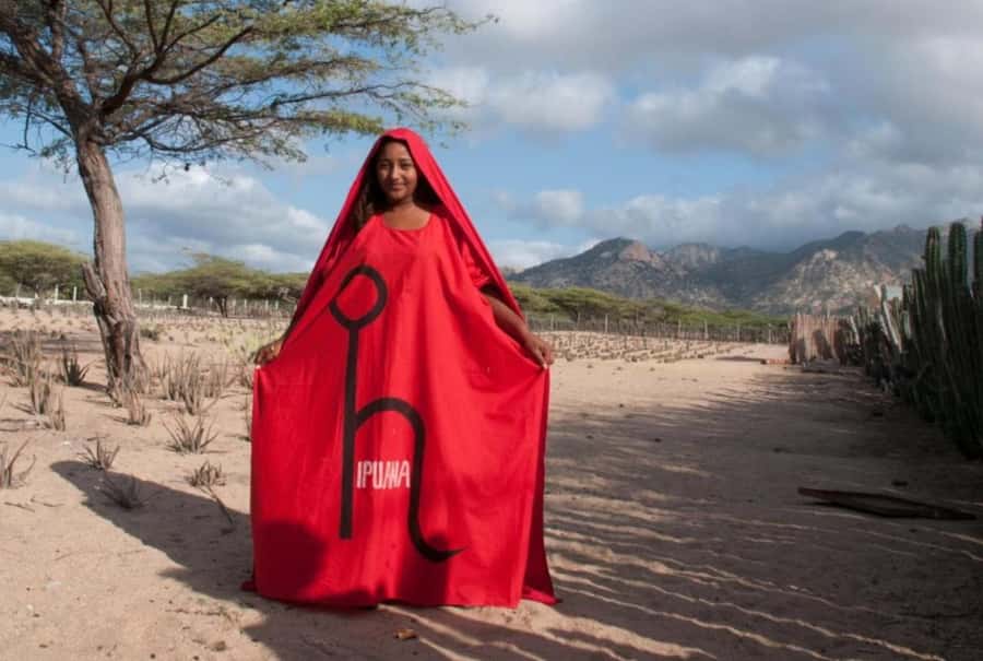 La Guajira: Manaure Salt Mines Tour and Wayuu Ranch - Entering a Wayuu ranch with Teresita