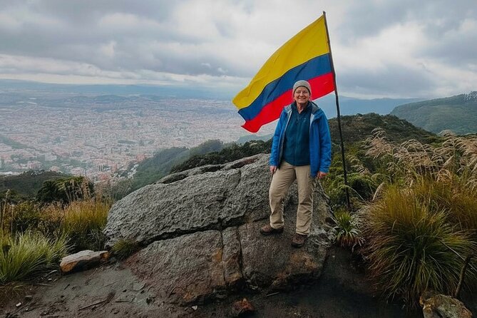 Las Moyas Morning Hike: Bogotá’s Best Skyline View + Local Guide - The descent back to the meeting point