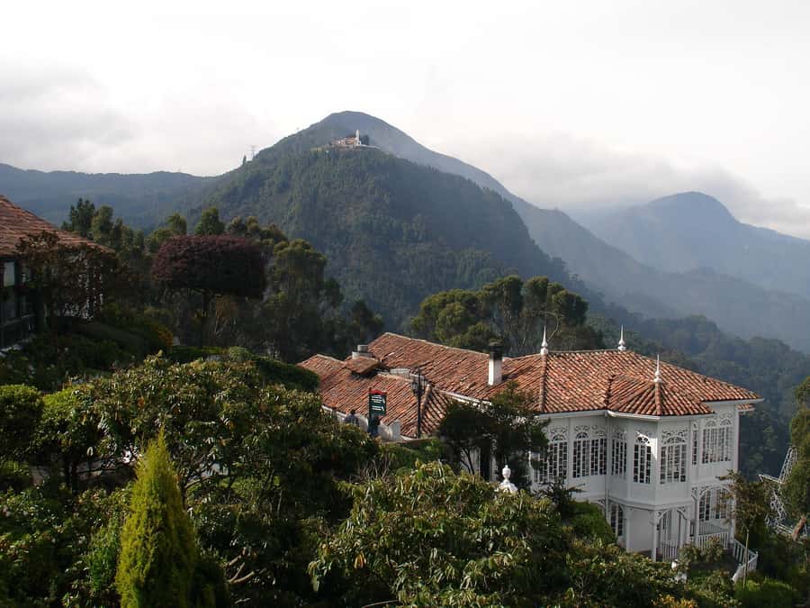 Layover City Tour or Conexion in Bogota - From El Dorado Airport to the old center