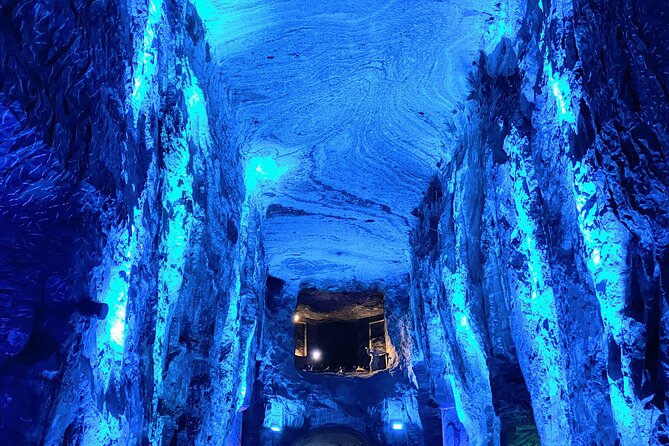 LOCAL GUIDE Zipaquirá PRIVATE TOUR - Salt Cathedral and Salt Oven - Craft beer at Pie de Cumbre