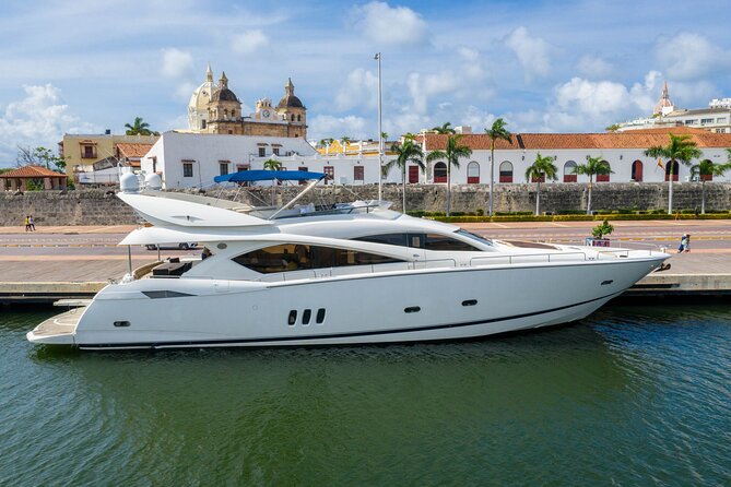 Marlet Sunseeker 82' yacht rental, the largest in Cartagena - Key points to know before booking