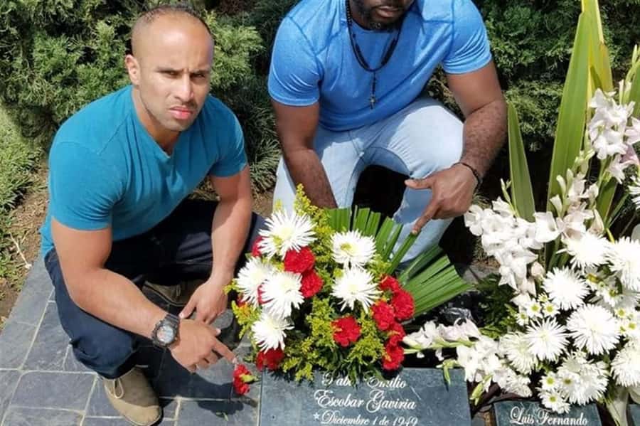Medellín: 9h Full Day Pablo Escobar Tour - A nine-hour day with hotel pickup