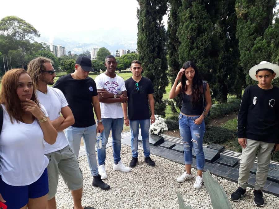 Medellin and Guatape Full Day Pablo Escobar Tour - The Medellín stops, from Envigado to the Monaco Building