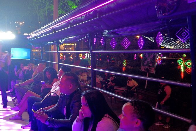 Medellin Beer Party Bus - La 70: Medellín nightlife from the bus
