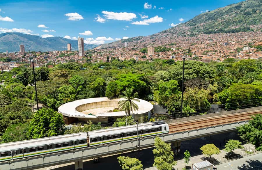 Medellín: Botanical Garden and Arvi Park City Tour - Why this city-to-forest route works