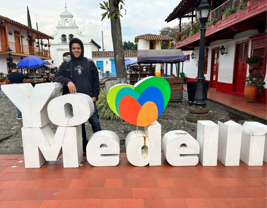 Medellín City Tour and Comuna 13 Experience - Parque de los Deseos and Medellín’s public spaces