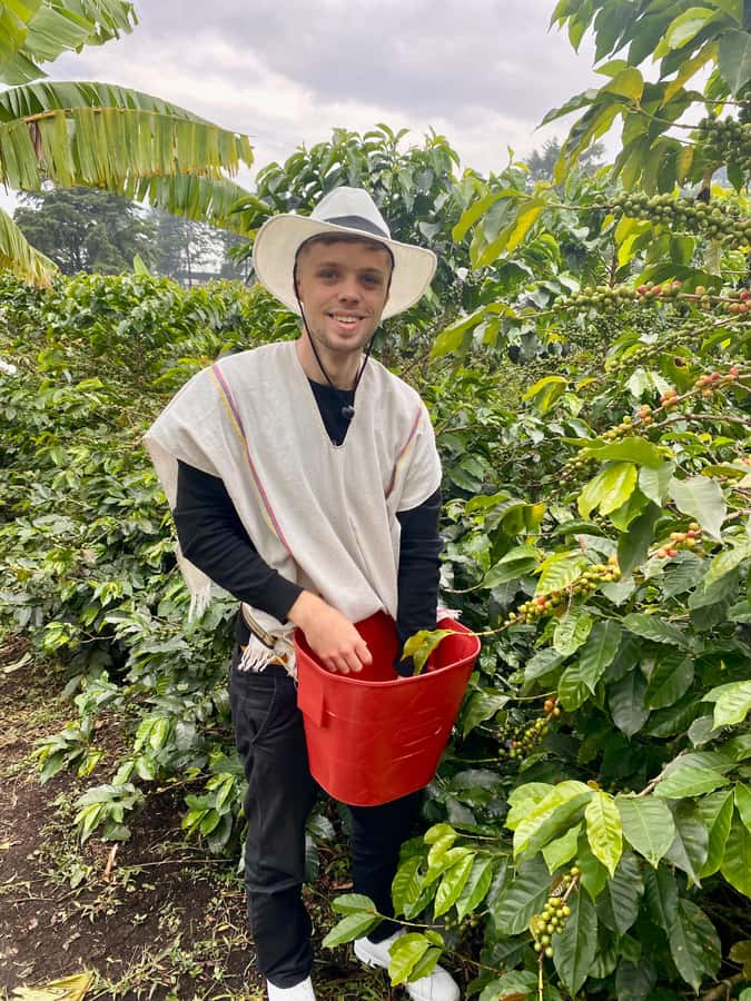 Medellín Coffee Farm Tour with Trolley and Cable Car Ride - The cable car opens the city above the rooftops