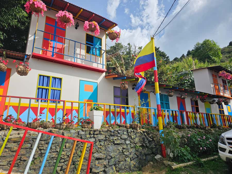 Medellin: Coffee Tour and Wellness Spa - Reaching Don Leandro through Arvi Park