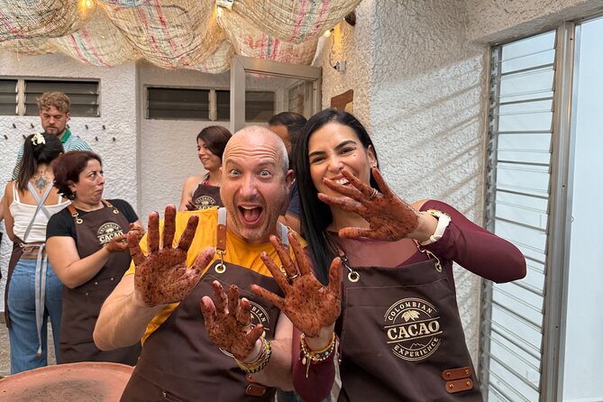 Medellin: Colombian Cacao Experience | Chocolate Tour | BOOK NOW! - Roasting, peeling, and grinding your own beans