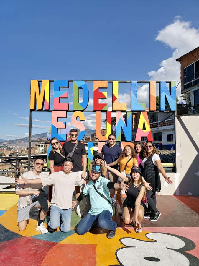Medellín: Comuna 13 and Graffiti Guided Tour with a Local - Key points to know before you go