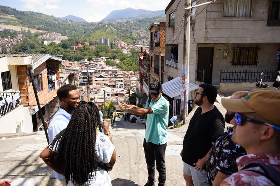 Medellín: Comuna 13 and Graffiti Guided Tour with a Local - Is $16 good value?