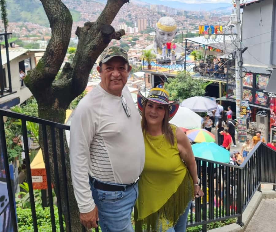 Medellín: Comuna 13 District Tour with Cable Car Ride - Time, fitness, and what to bring