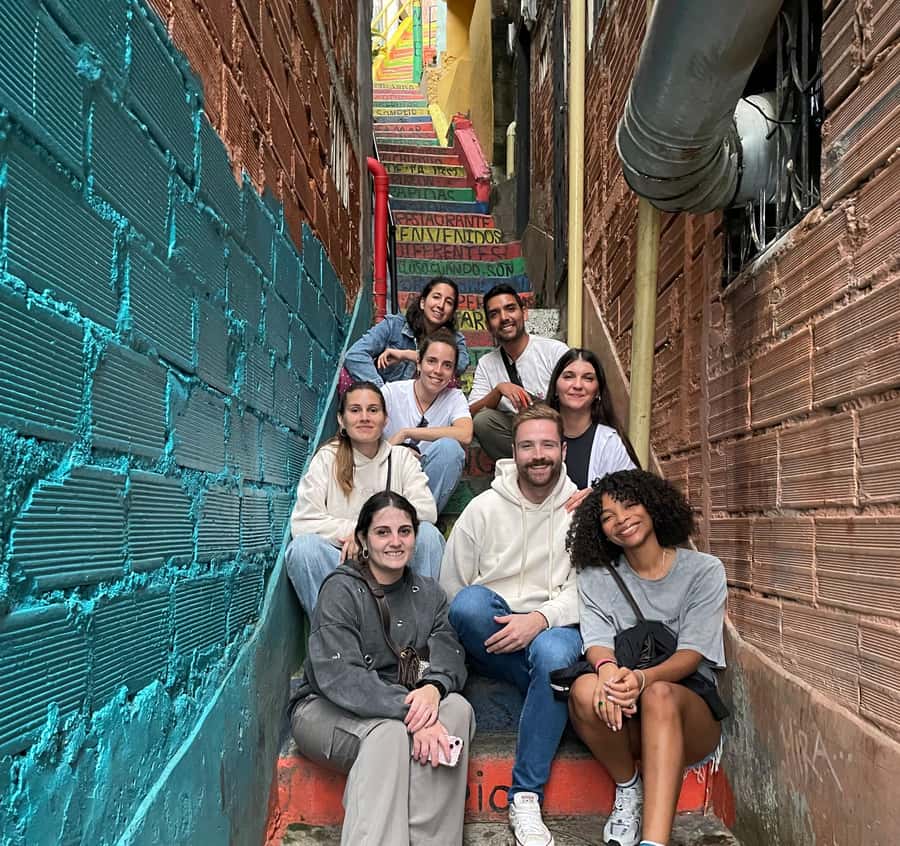 Medellín: Comuna 13 (Graffitour) Discover the Transformation - Viewpoints, the slide, and the best photo moments