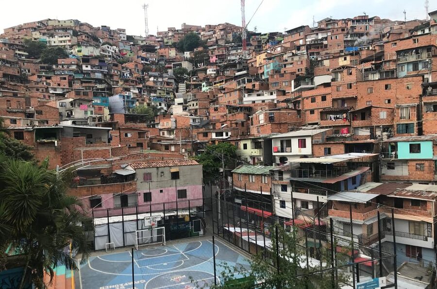 Medellín: Comuna 13 (Graffitour) Discover the Transformation - Riding the public escalators toward the viewpoints