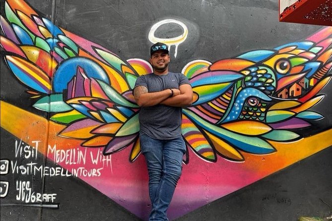 Medellín: Comuna 13 Graffitour With Snacks Included - Why Comuna 13 needs more than a quick photo stop