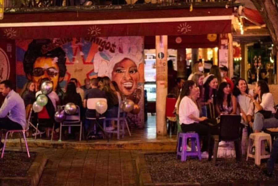 Medellin: Comuna 13 Night Time Tour - Key points to know before you book