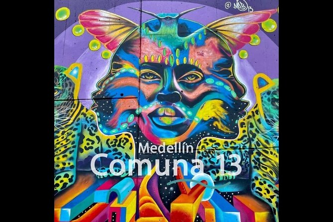 Medellín: Comuna 13 Tour with Spray Painting and ice cream - Murals, galleries, and the story on the walls