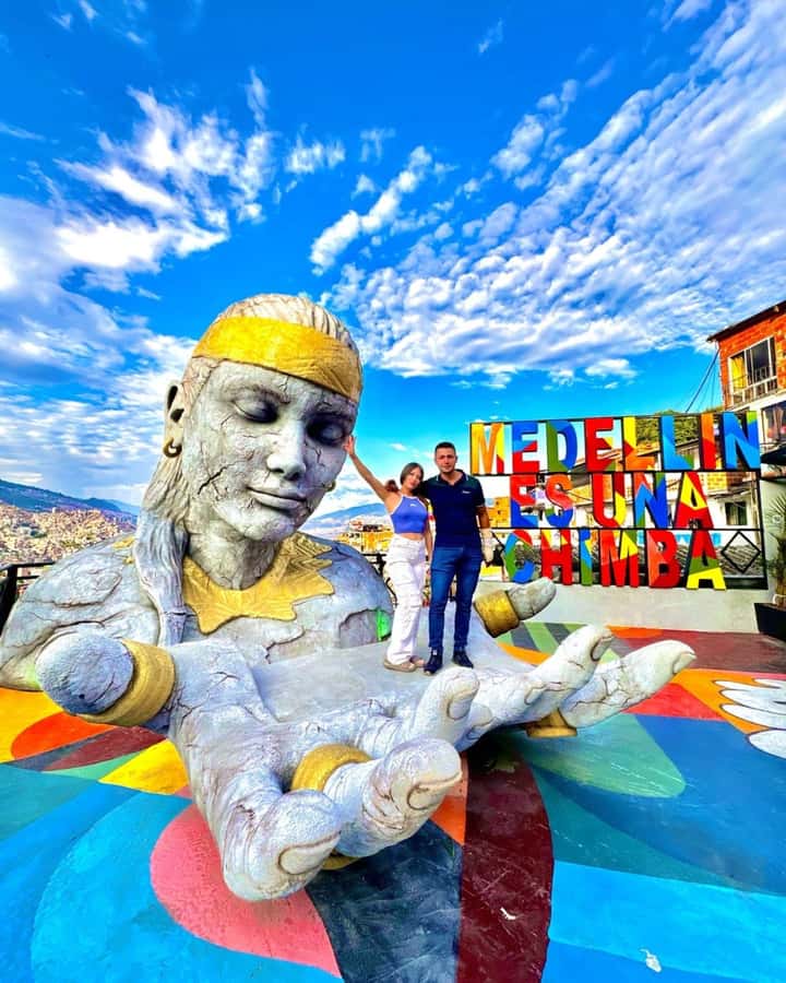 Medellín: Comuna 13 True Story and Street Food Tour - The First Look at Comuna 13