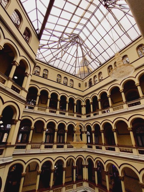 Medellin downtown: History and culture through fun stories - Group Size, Language, And Pace