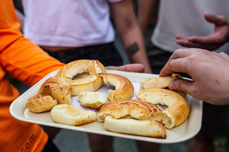 Medellín: E-bike and Foodie Tour - What the guides add to the ride
