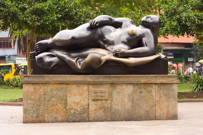 Medellín Essential: history & local life on E-bike - Key points to know before you book