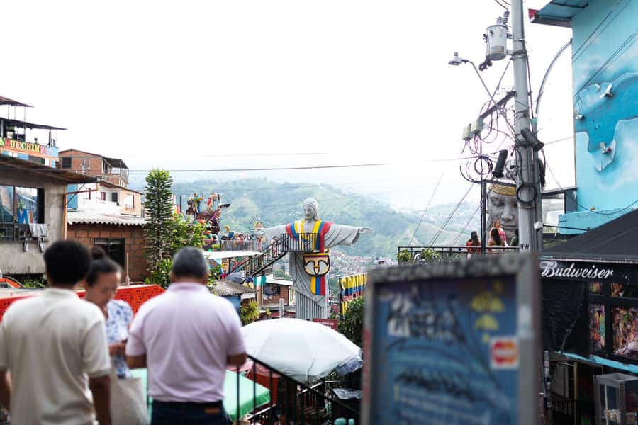 Medellin: Full Day Guided City Highlights Tour - Riding Medellín’s Metro and Metrocable