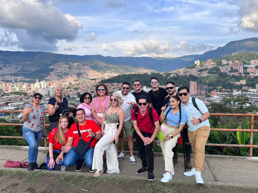 Medellin: Full Day Guided City Highlights Tour - A traditional Antioquian lunch