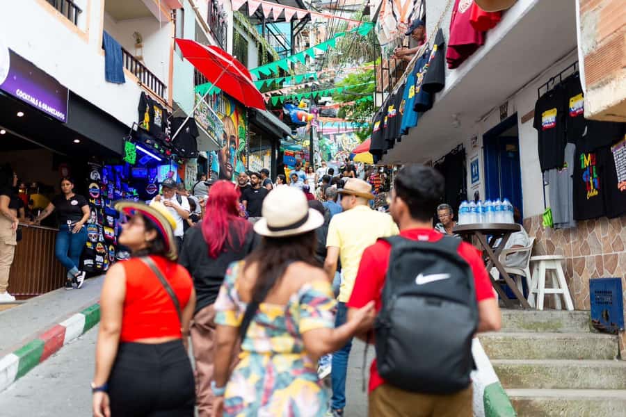 Medellin: Full Day Guided City Highlights Tour - The guide can make or break the experience
