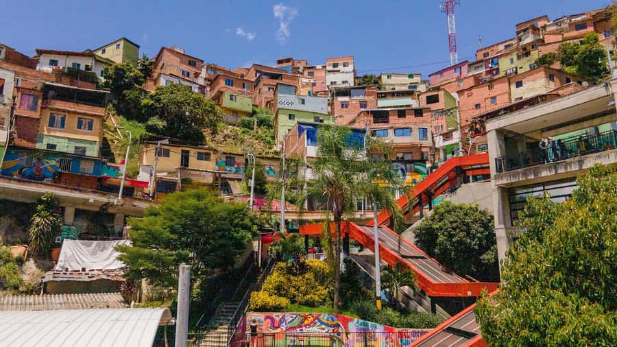 Medellin: Graffiti Tour Comuna 13 - Key points at a glance