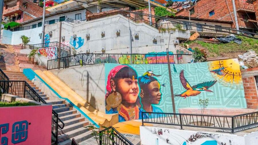 Medellin: Graffiti Tour Comuna 13 - What the $42 price really buys you